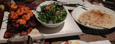 Yesil Salad – Green leaf, tomato, Spanish onion, cucumber, parsley, sumac, fetta and lemon dressing