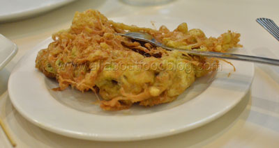 Kepiting Gembos Dadar Telor – soft shell crab omelette – 50k