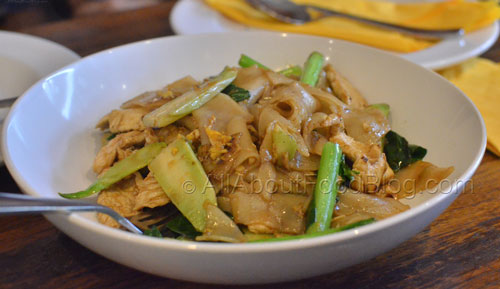 Pad See Ew Chicken – Stir fried rice noodle, egg and Chinese broccoli with black soy sauce Thai style - $13.90