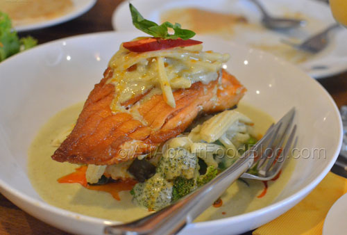 Green Curry Salmon – Grilled salmon top with green curry sauce and mixed vegetables - $18.90