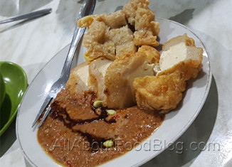 Batagor Kingsley - Bandung Culinary Tourism