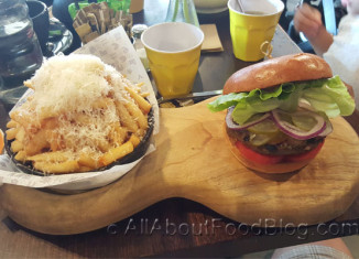 Hub Cheese Burger and Pimp My Fries